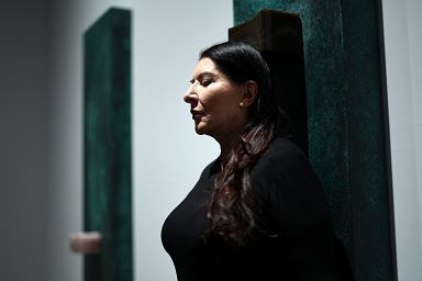 Visitors invited to squeeze through naked models in Marina Abramović's