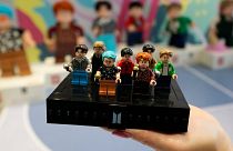 El fabricante danés de juguetes Lego dijo el lunes que un experimento para fabricar sus coloridos ladrillos de construcción con botellas de bebidas recicladas no funcionó.