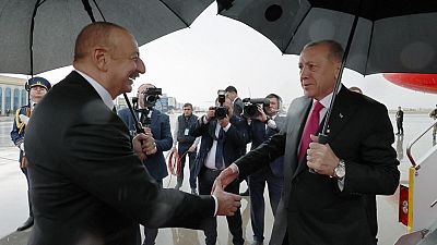 Ilham Alijew begrüßt Recep Tayyip Erdoğan in Nachitschewan