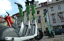 Wenn E-Scooter zur Gefahr werden: Prag versucht, der Lage Herr zu werden