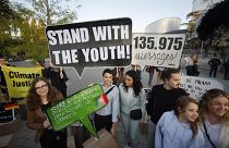 Молодые климатические активисты из Португалии перед Европейским судом по правам человека в Страсбурге 