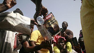 Jeune Afrique "proteste" contre sa suspension au Burkina Faso