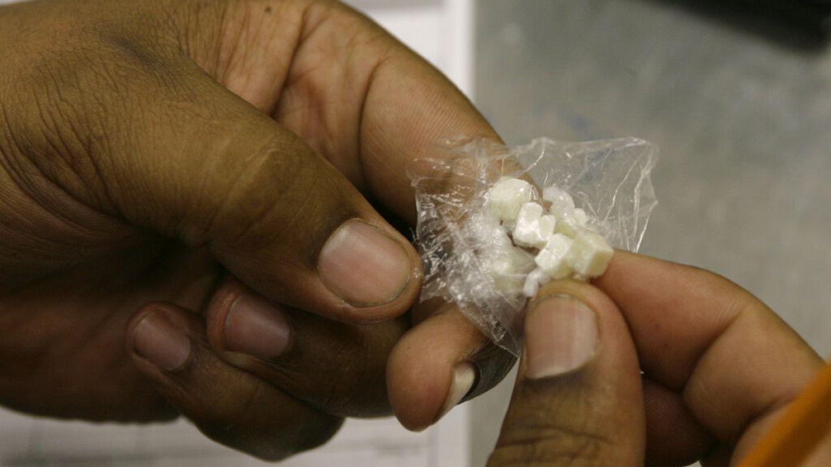 В Шотландии откроется центр, где наркозависимые смогут принимать такие запрещённые вещества, как крэк-кокаин и героин под наблюдением медицинского персонала.