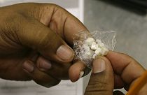 В Шотландии откроется центр, где наркозависимые смогут принимать такие запрещённые вещества, как крэк-кокаин и героин под наблюдением медицинского персонала.