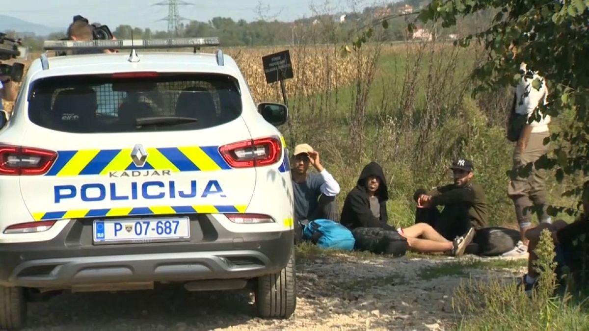 شرطة الحدود السلوفينية توقف المهاجرين غير الشرعيين