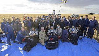 ABD'li astronot Frank Rubio ve Rus kozmonotlar Sergey Prokopyev ile Dmitry Petelin Kazakistan'a iniş yaptı