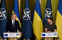 Stoltenberg és Zelenszkij közös sajtótájékoztatója Kijevben
