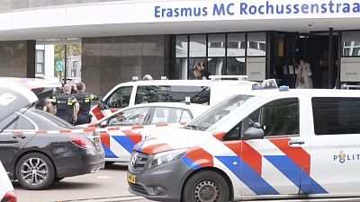Les services d'urgence se rendent sur les lieux du centre médical Erasmus, à Rotterdam, aux Pays-Bas, le jeudi 28 septembre 2023.
