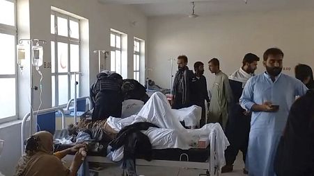 Hospital no Paquistão recebe vítimas de atentado