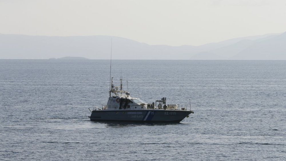 Ένταση στο λιμάνι της Ρόδου: 400 μετανάστες εμποδίζουν τον απόπλου πλοίου