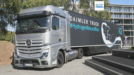 Kürzlich hat ein Wasserstoff-LKW eine Testfahrt von über 1.000 Kilometer von Wörth am Rhein bis nach Berlin absolviert.