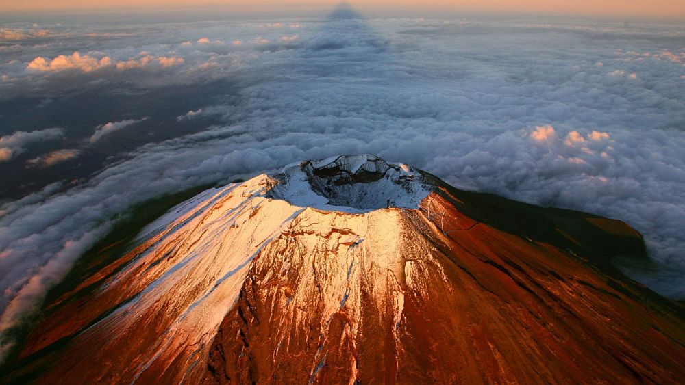 Микропластмаса е открита в облаци около върха на планината Фуджи.