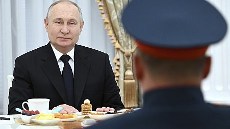 Vladímir Putin durante una reunión con la cúpula militar en Moscú, Rusia