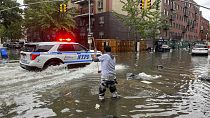 Gli allagamenti provocati dalle piogge a New York
