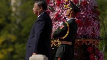 الرئيس الصيني يحضر مراسم يوم الشهداء