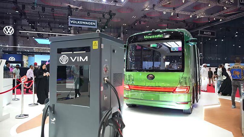 Катарская компания Mowasalat представила микроавтобус, который не только полностью электрический, но и автономный