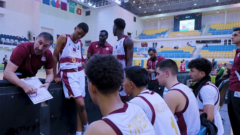 استاوروس میکونیاتیس، مربی تیم بسکتبال نوجوانان قطر