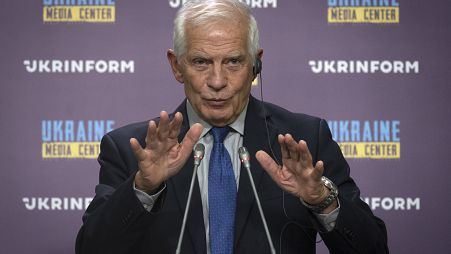 El Alto Representante de la Unión Europea para Asuntos Exteriores y Política de Seguridad, Josep Borrell, habla durante su rueda de prensa en Kiev, Ucrania. 1 de octubre 2023.