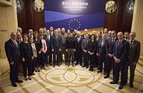 Владимир Зеленский и участники неформального саммита министров стран ЕС в Киеве