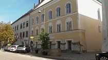 Début des travaux de transformation de la maison de Hitler, à Branau-am-Inn en Autriche le 2 octobre 2023.