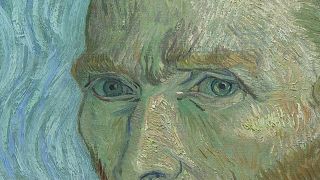  Близък проект на автопортрет Автопортрет на Винсент ван Гог, изложен в изложбата „ Ван Гог в Овер-сюр-Оаз, последните месеци “ в Музея д'Орсе. 