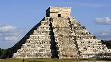 Meksika'da Chichen Itza yakınlarındaki Mayalılar'dan kalma yapıt