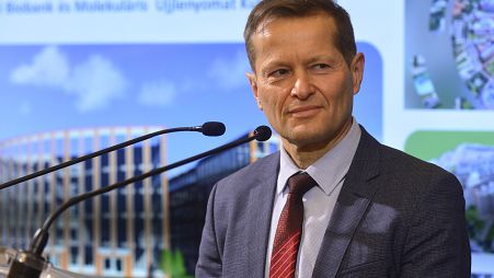 Krausz Ferenc Németországban élő kísérleti fizikus, a Magyar Tudományos Akadémia külső tagja