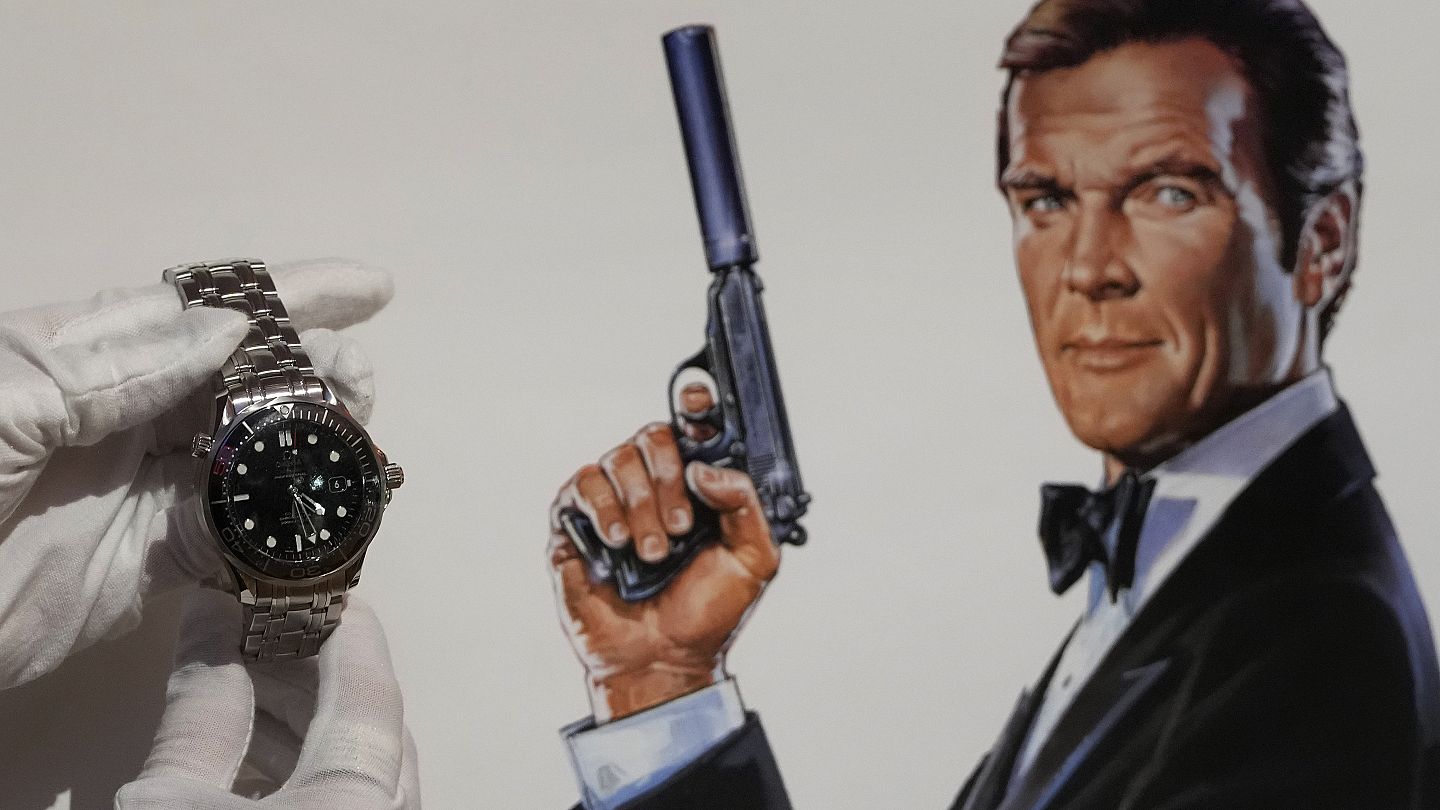 Roger moore discount james bond watch