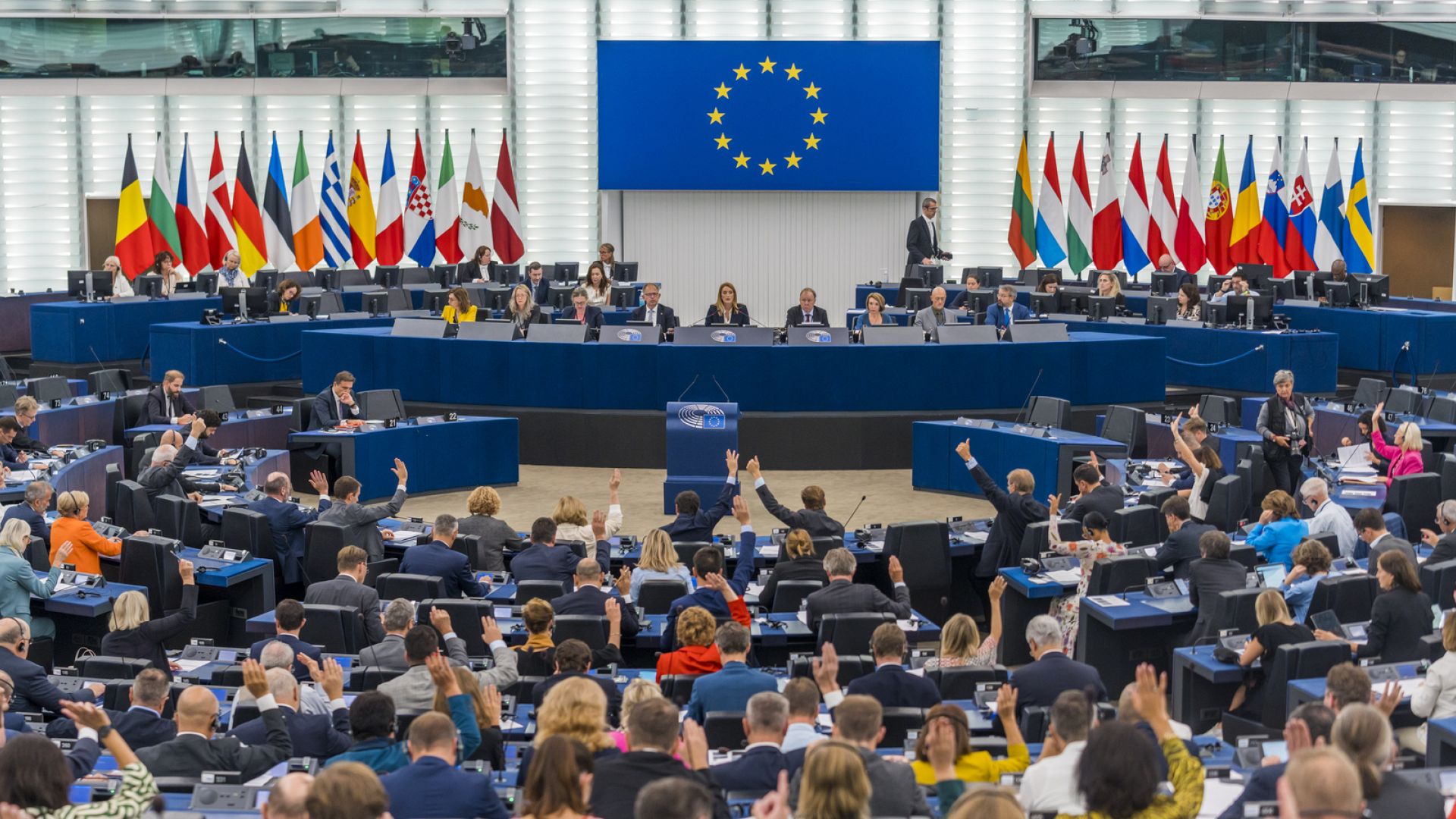 The Commission Wants A €66bn EU Budget Top-up. MEPs Want €10bn More ...