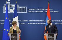 La ministre française des Affaires étrangères, Catherine Colonna, et son homologue arménien, Ararat Mirzoyan
