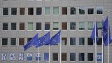 أعلام الاتحاد الأوروبي في مقر الاتحاد الأوروبي في بروكسل