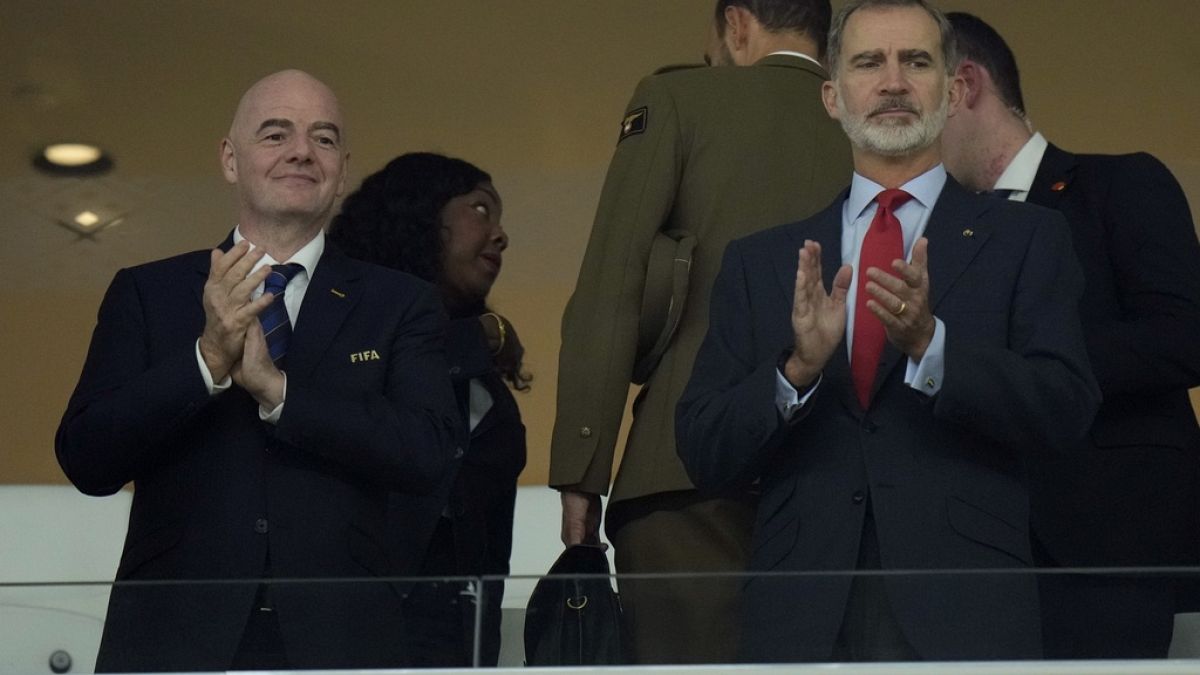 El presidente de la FIFA, Gianni Infantino, junto al rey de España, Feipe VI.