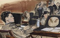 Σε αυτό το σκίτσο της δικαστικής αίθουσας, ο ιδρυτής της FTX, Sam Bankman-Fried, κάθεται στο εδώλιο του κατηγορουμένου