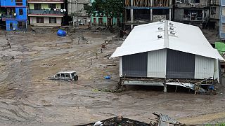  الفيضانات الناجمة عن هطول أمطار غزيرة مفاجئة اجتاحت بلدة رانجبو في سيكيم، الهند، 5 أكتوبر2023.