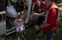 Mitarbeiter des Roten Kreuzes helfen bei der Evakuierung von Kupiansk, September 2023