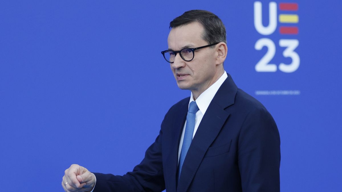 Morawiecki lengyel miniszterelnök az európai vezetők granadai csúcstalálkozóján