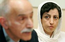 L'Iranienne Narges Mohammadi, à droite, à l’Office de l'ONU à Genève, en Suisse, le 9 juin 2008.