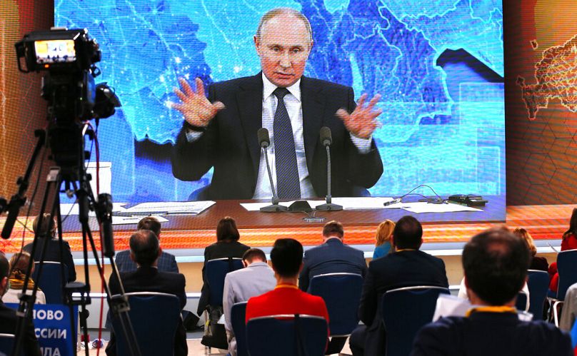 ARCHIVIO - Putin in videochiamata durante una conferenza stampa a Mosca, Russia, giovedì 17 dicembre 2020