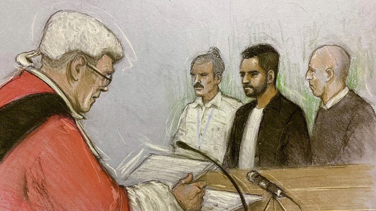 Elizabeth Cook tarafından çizilen bu mahkeme çizimi Jaswant Singh Chail'i Old Bailey, Londra'da gösteriyor.