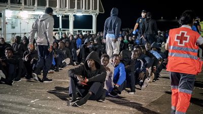 المهاجرون غقب وصولهم إلى تينيريفي