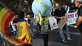 Thousands of protesting Italian students demand action to tackle climate crisis