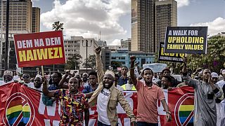 Des centaines de Kényans manifestent contre les droits des LGBTQ