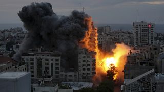 قصف إسرائيلي جوي على أبراج سكنية مدنية في غزة