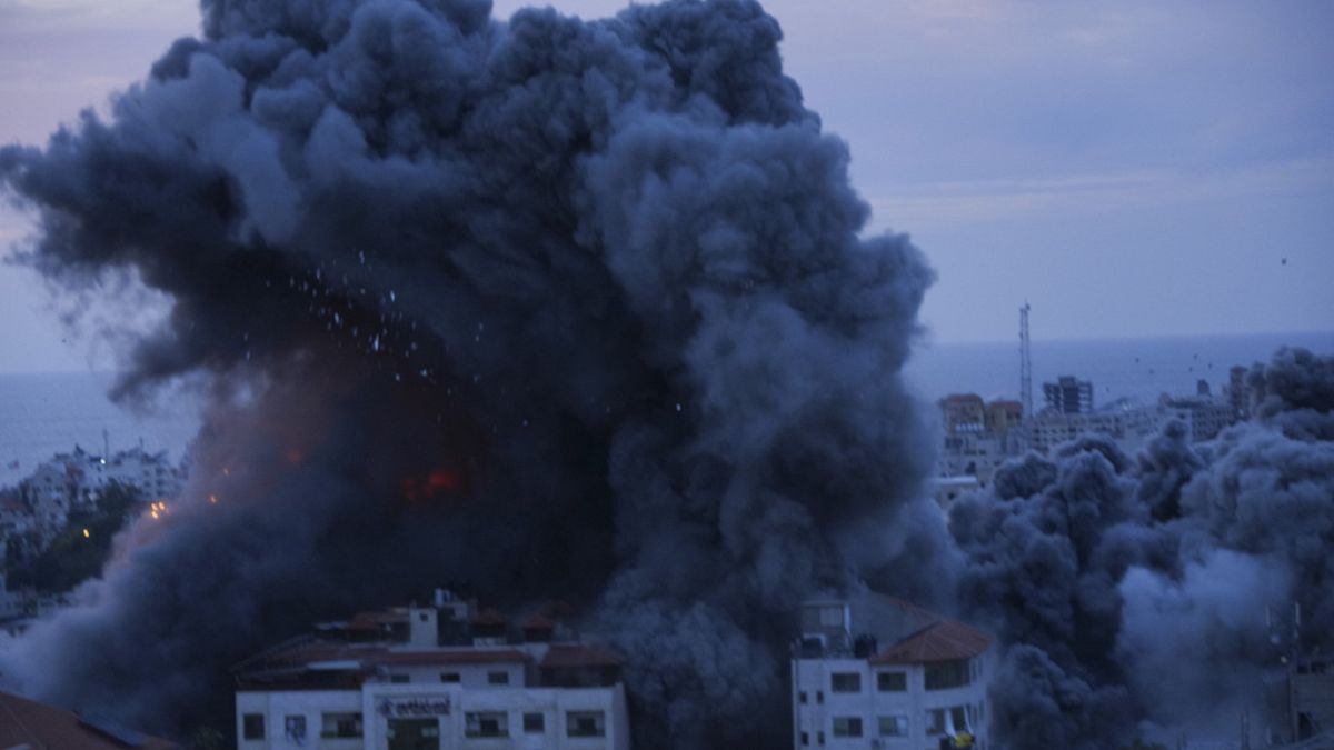 Israels Luftwaffe greift Hochhäuser in Gaza an
