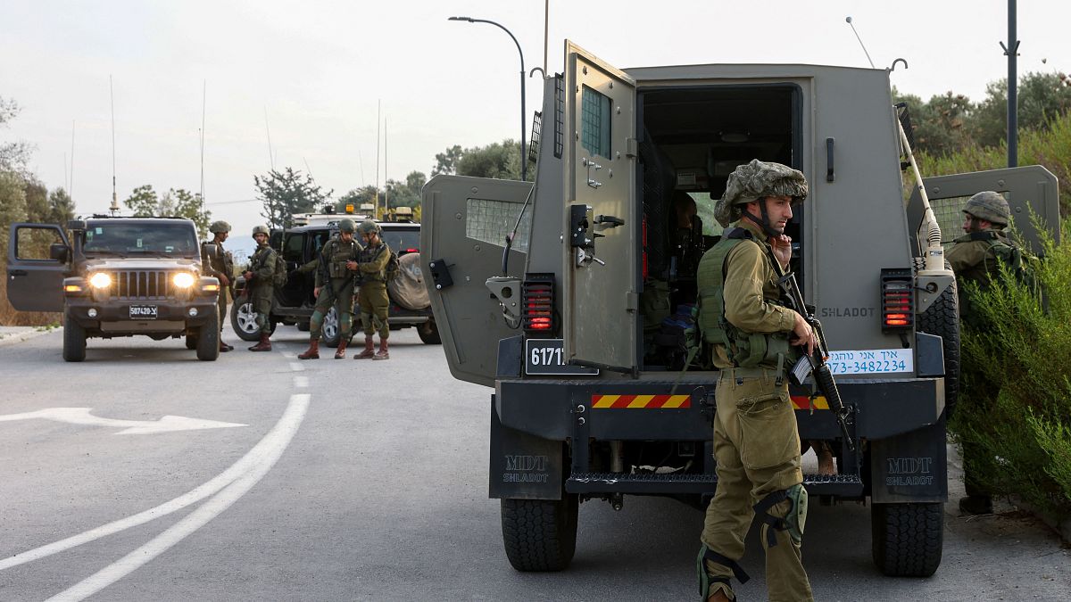 جنود إسرائيليون على الحدود مع لبنان