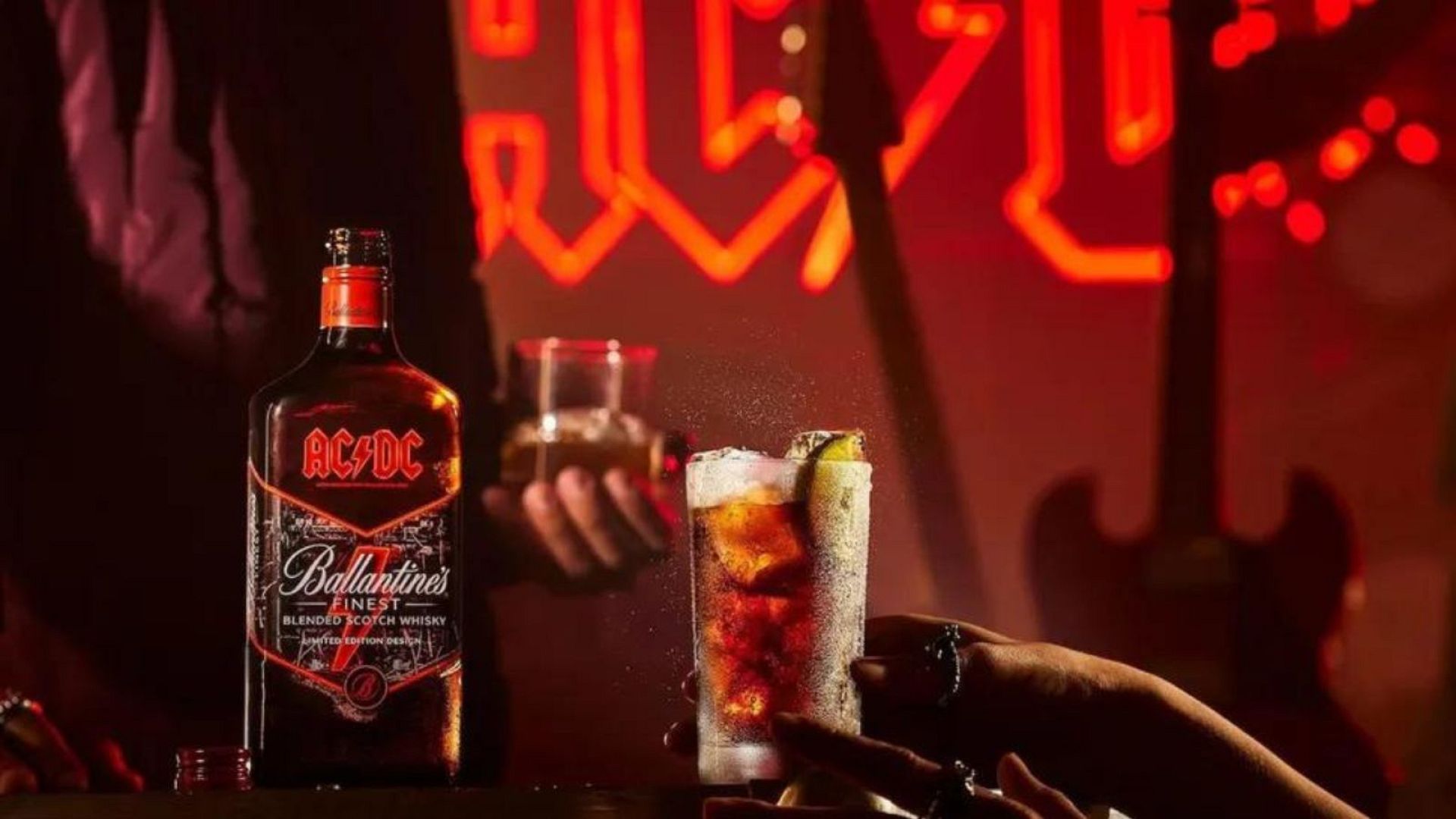 Highway to Hooch: AC/DC launch limited edition whiskey | Euronews