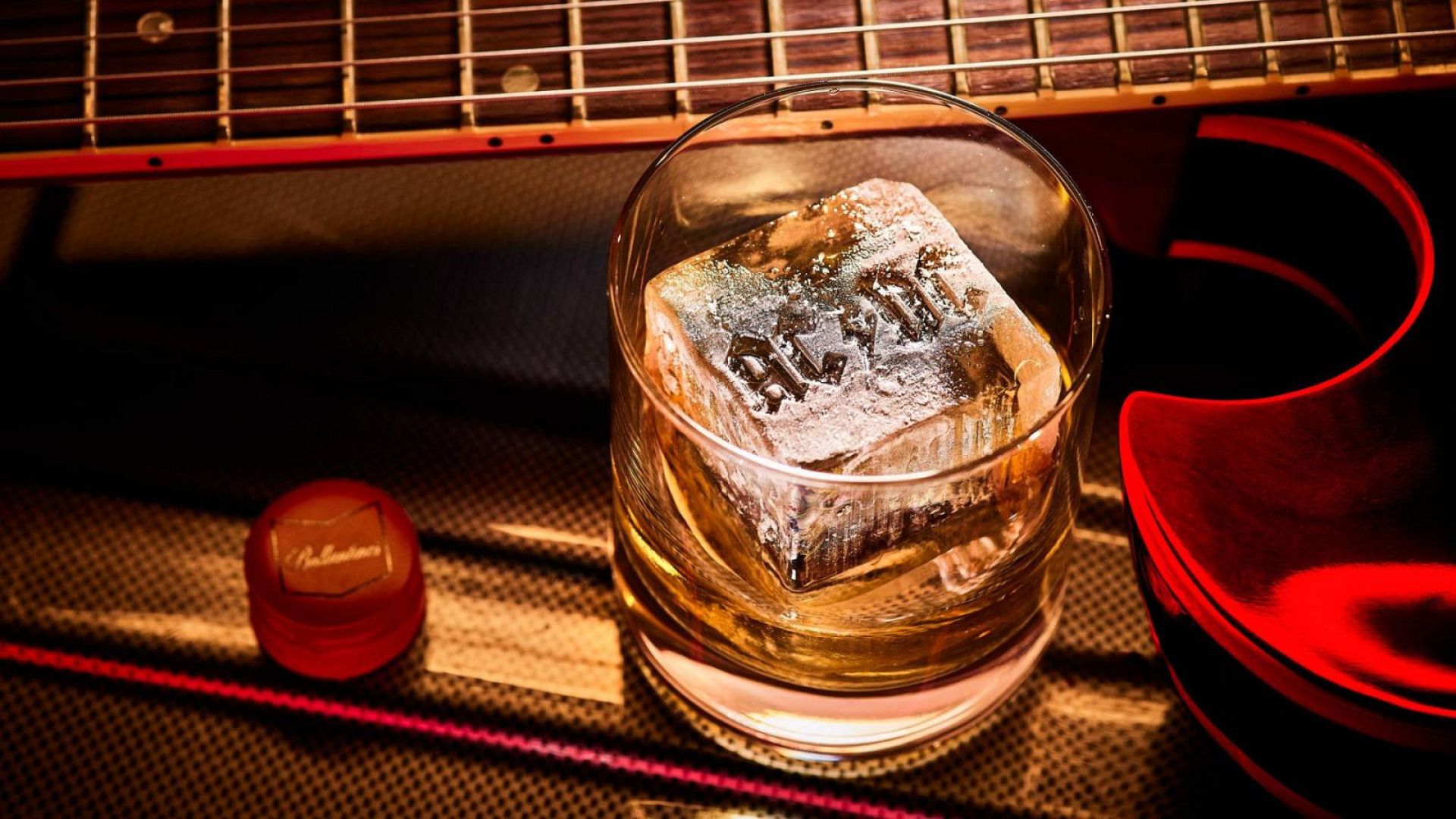 Highway to Hooch: AC/DC launch limited edition whiskey | Euronews