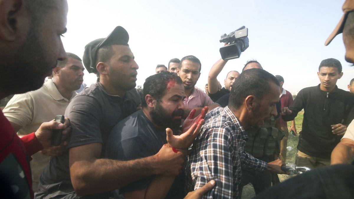 Palesztin terroristák izraeli civileket hurcolnak át egy kibucból Gázába