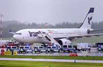 هواپیمای شرکت ایران‌ایر که پس از تهدید در فرودگاه هامبورگ تحت بازرسی قرار گرفت
