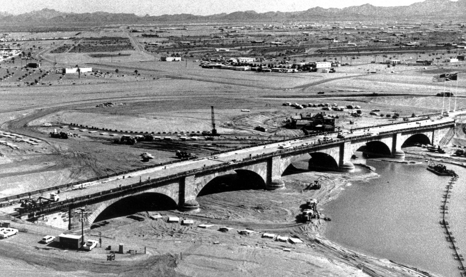 Culture Re-View: The day London Bridge was inaugurated… in Arizona ...